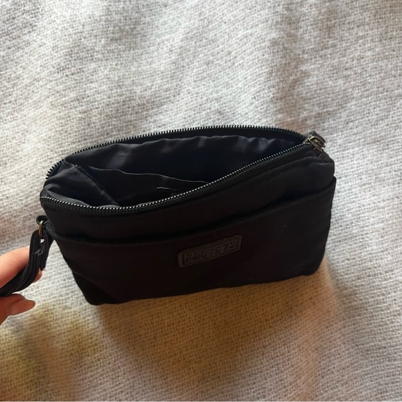 Roots Hand Clutch Wallet - Picture 4 of 5